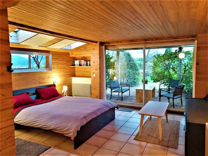 Gîte pour 4 personnes, avec jardin et vue sur le lac à Liausson