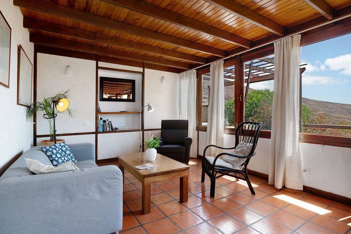 Ferienhaus 'Ecolodge Finca Chafariz' mit Meerblick, Pool, Garten und Wlan in Haría, Lanzarote