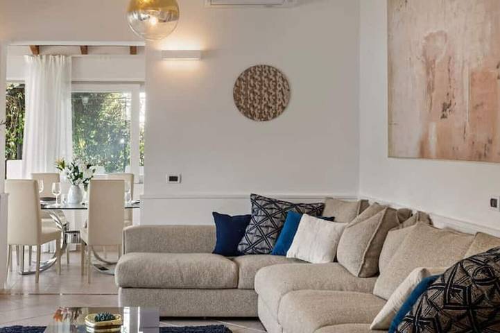 Feriehus for 8 personer, med have og jacuzzi samt balkon - 1