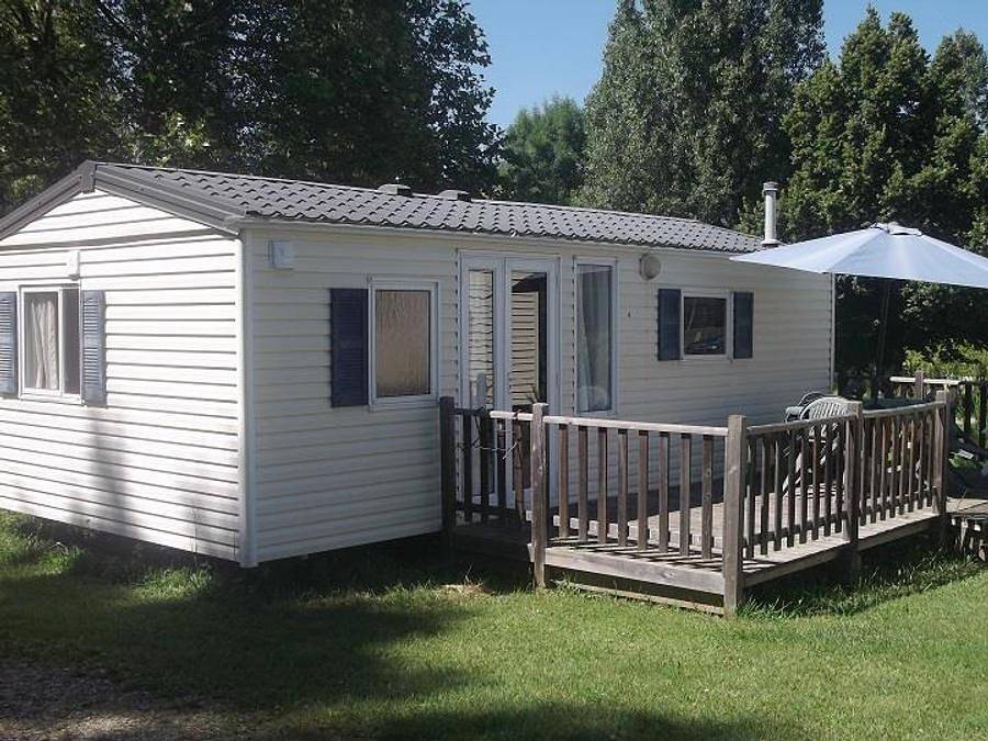 Camping Le Pontillou - Mobilhome 5 personnes - Mobil-Home Blue-Bird : 2 Chambres - 2 ads + 3 enfts - Grand Réfrigérateur - Terrasse 2/5 pers in Villamblard, Périgord Pourpre