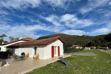 Location de vacances pour 4 personnes, avec jardin, animaux acceptés à Bidarray