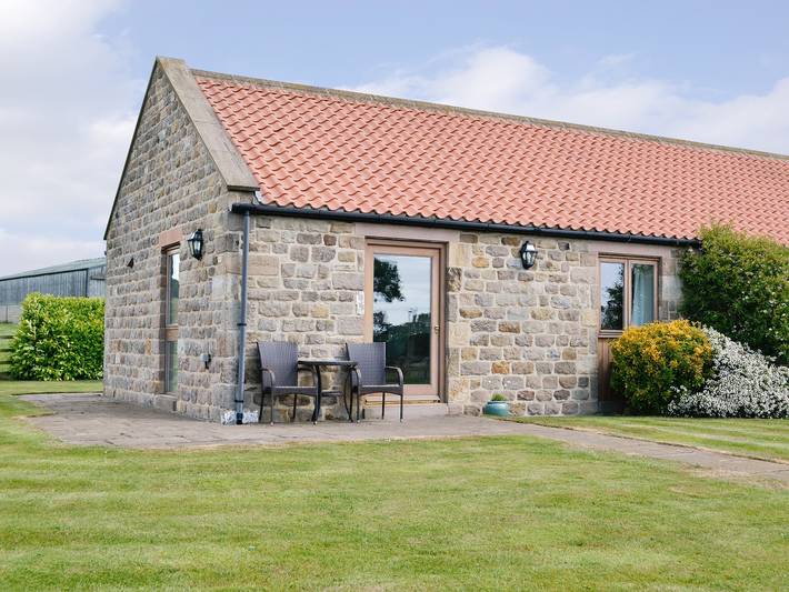 Log cabin for 2 people, with garden, with pets in Harrogate
