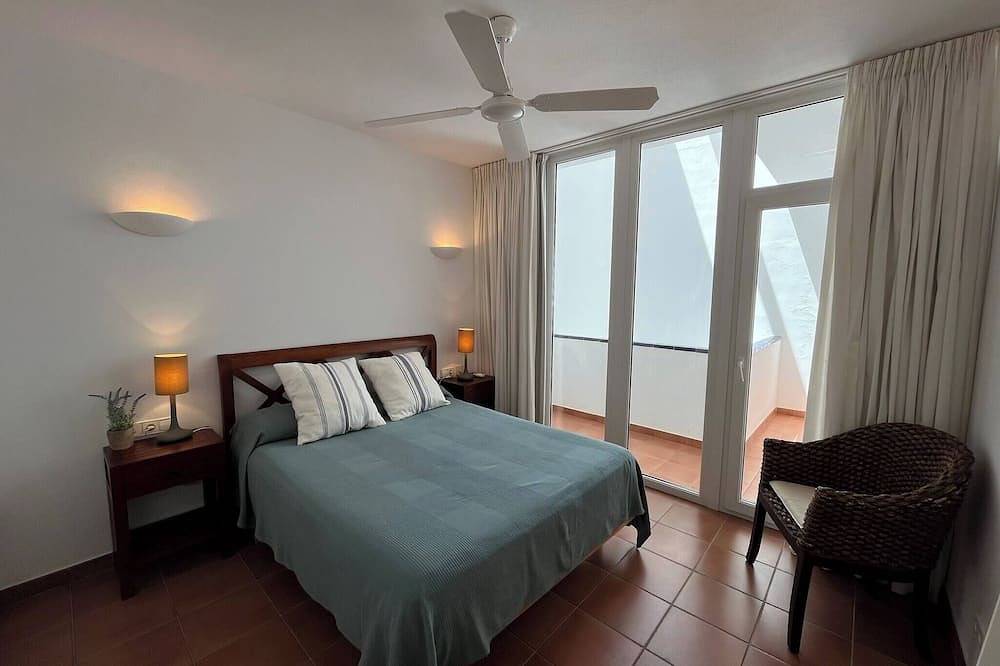 Apartamento entero, En una zona muy tranquila dentro del pueblo in Fornells, Es Mercadal