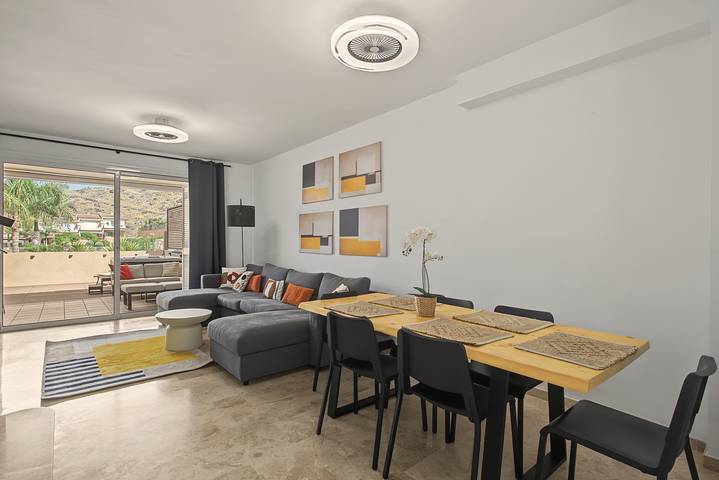 Appartement entier, Appartement de vacances « Townhouse Atlantic Luxury Stay » avec vue mer, piscine et Wi-Fi in Puerto Santiago, Santiago del Teide