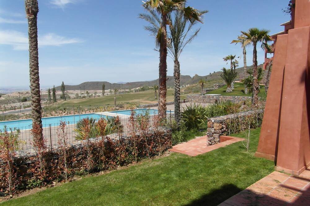 Entire apartment, New 3 bedroom apartment on golf resort 10 minutes from the beach Aquilas in Lorca, Costa Cálida