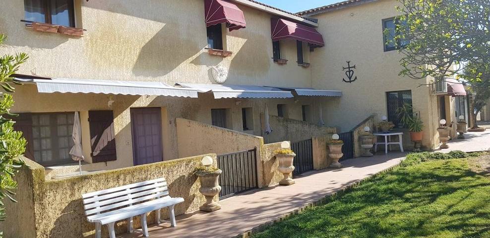 Hôtel pour 2 personnes, avec jardin dans Le Sambuc - 4