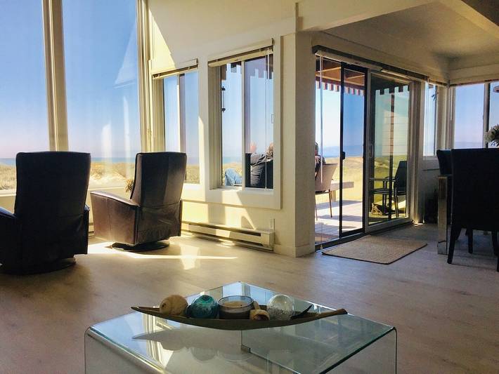 Vacation rental for 9 people, with balcony and hot tub as well as sauna and pool in Monterey County