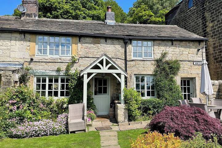 Cottage for 5 people, with garden and hot tub in Yorkshire