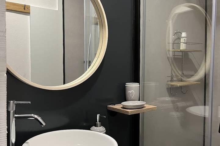 Gîte pour 2 personnes, avec terrasse et jardin à Lathuile - 3