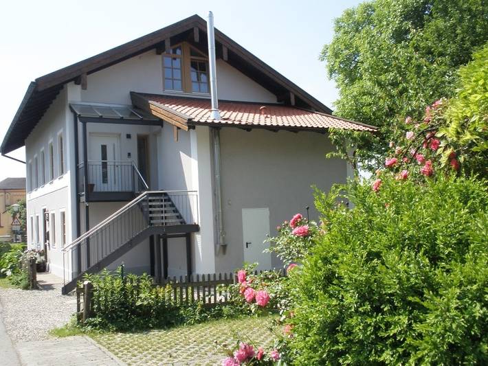 Ferienwohnung für 2 Personen, mit Balkon/Terrasse und Balkon, kinderfreundlich in Chieming - 2