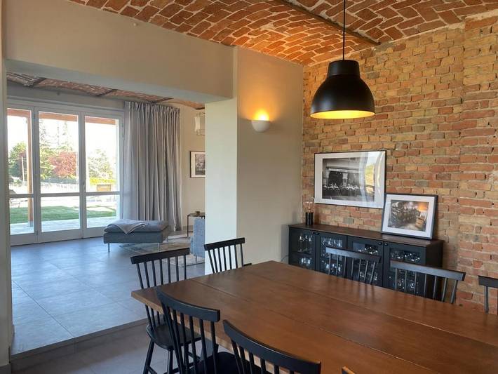 Location de vacances pour 12 personnes, avec piscine et vue ainsi que jardin et terrasse à Nizza Monferrato - 3