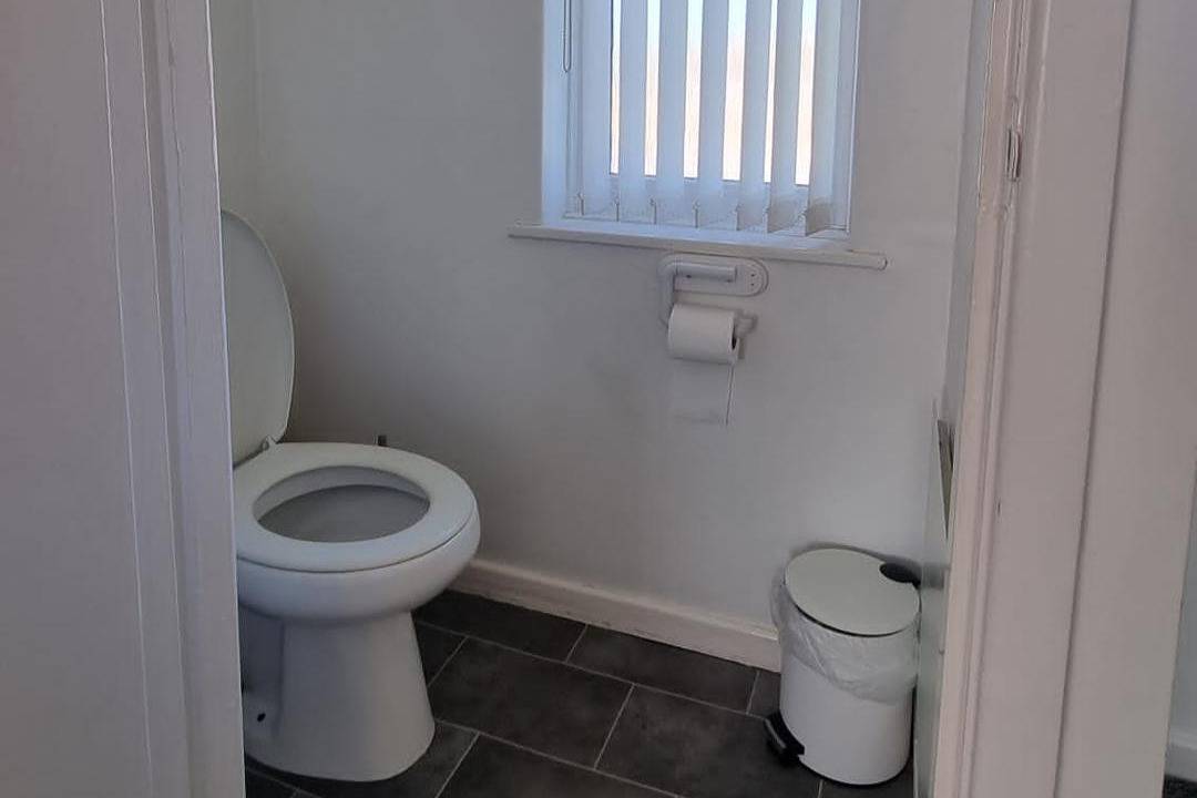 Doncaster-House-Sleeps8-Parking-Garden in South Yorkshire