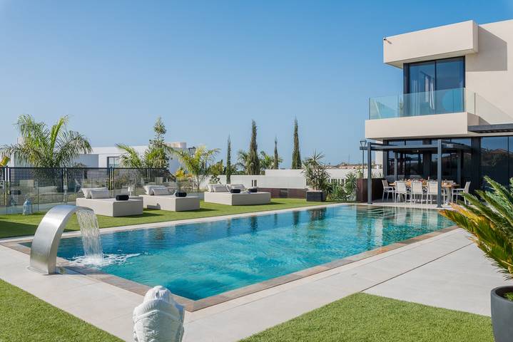 Villa per 8 persone, con giardino e terrazza a Callao Salvaje