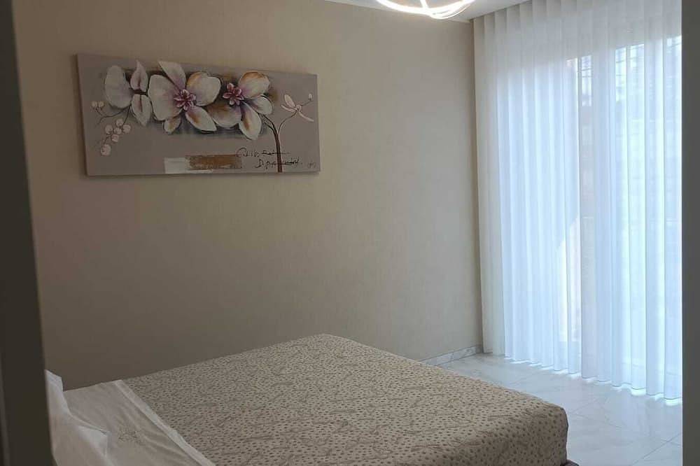 Entire apartment, Relax in this oasis of quiet and elegance. in Varese, Varese Province