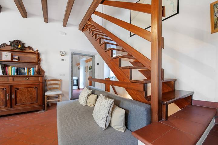 Ganze Wohnung, Ferienwohnung 'Il Giardino Segreto' mit Seeblick, privater Terrasse & Wlan in Sulzano, Iseosee