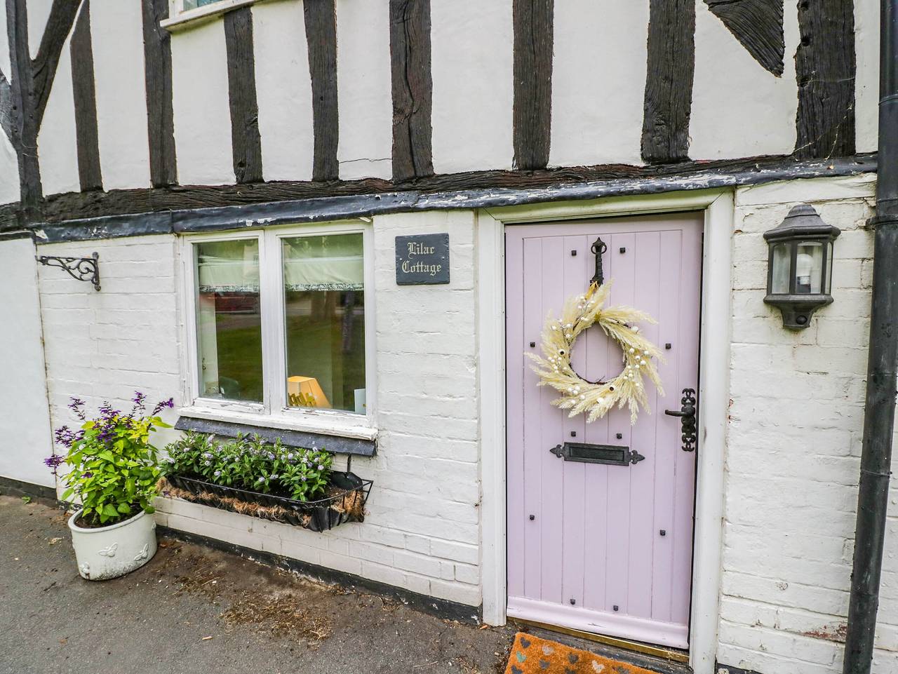 Lilac Cottage in Brinklow, Warwickshire