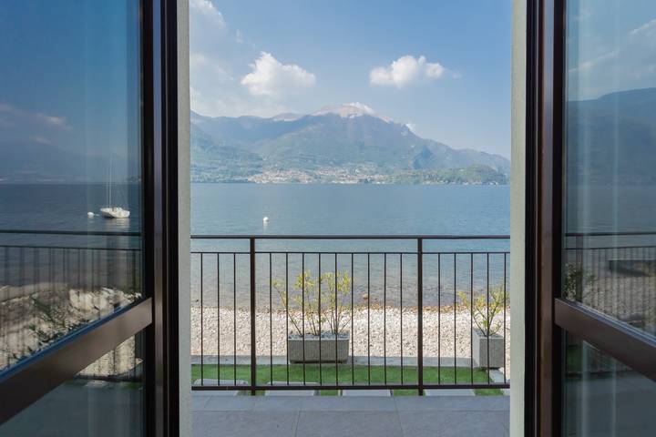 Appartement de vacances pour 12 personnes, avec balcon ainsi que vue sur le lac et vue