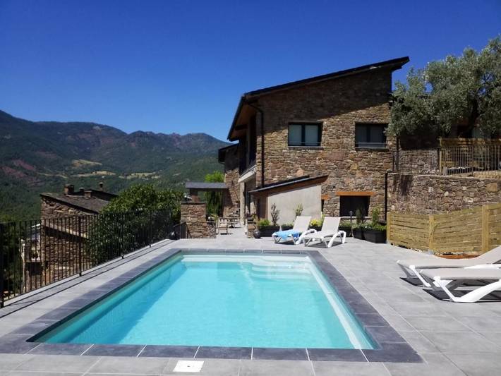 Casa rural para 2 personas, con Terraza y Jardín además de Piscina y Vistas en Alto Urgel