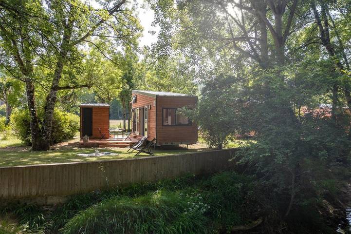 Location de vacances pour 2 personnes, avec vue et jardin ainsi que piscine et bassin pour enfant, animaux acceptés à Saint-Cybranet - 2