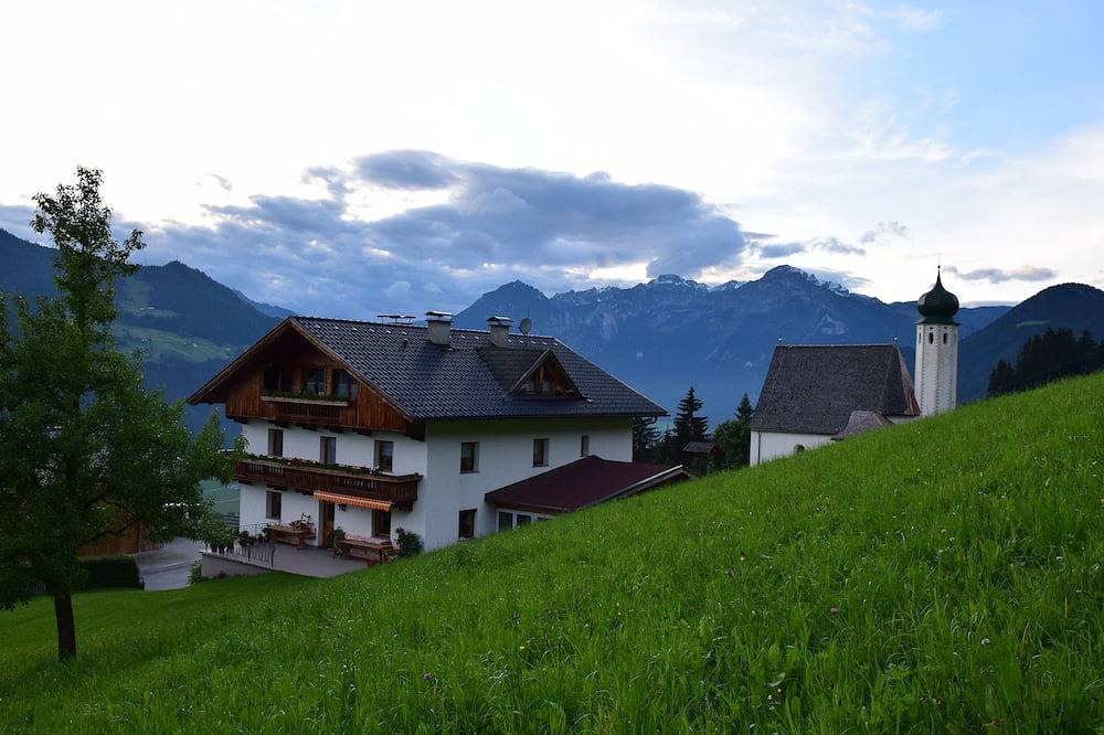 Ganze Wohnung, Holiday on a farm in Hart im Zillertal, Bezirk Schwaz