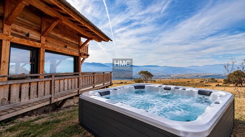 Gîte pour 8 personnes, avec Balcon ainsi que Jacuzzi et Terrasse dans Ex Pyr Canyoning Et Speleologie