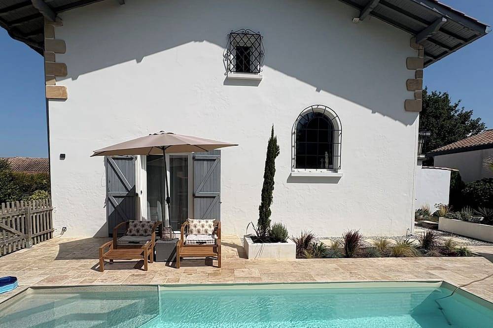 Maison Basque,entre mer et montagne, chiens ok, à 2 pas de Biarritz et Bayonne in Bassussarry, Région de Bayonne