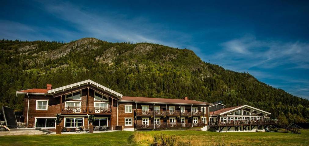 Hotell för 4 Personer, med bubbelpool samt pool och terass och bastu, med husdjur i Funäsfjällen