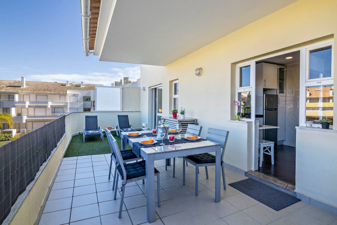 Entire apartment, "Vilamoura Boutique" Apartment with pool, Wi-Fi, air conditioning and balcony in Vilamoura, Quarteira