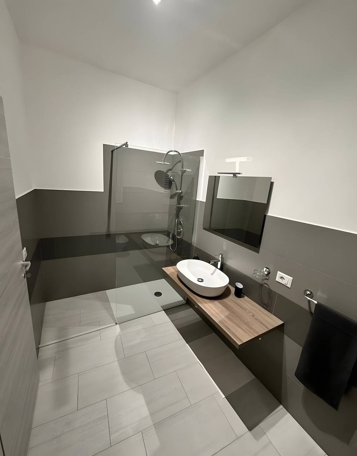 Hel lejlighed, 'Villa Latina' apartment in villa with pool, Wi-Fi, and air conditioning in Solarino, Syracuse Provinsen