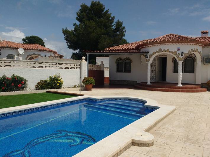 Casa rural para 6 personas, con jardín en Baix Camp