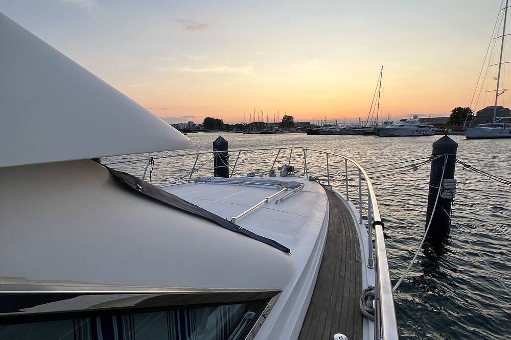 Yacht 2 to 8 berths facing Mont Saint-Clair in Sete, Mittelmeerküste (Frankreich)