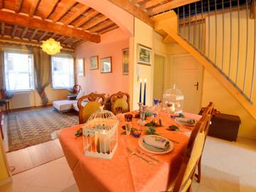 Vacation Rental for 7 Guests in Lucca, Lucca Province, Picture 2