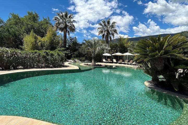 Maison de vacances pour 6 personnes, avec Jacuzzi et Terrasse ainsi que Jardin et Piscine à Carros
