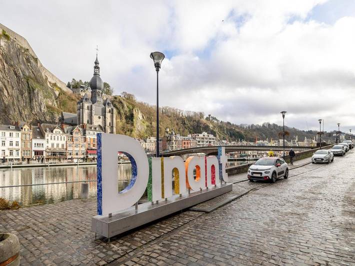 Location de vacances pour 7 personnes, avec balcon à Dinant
