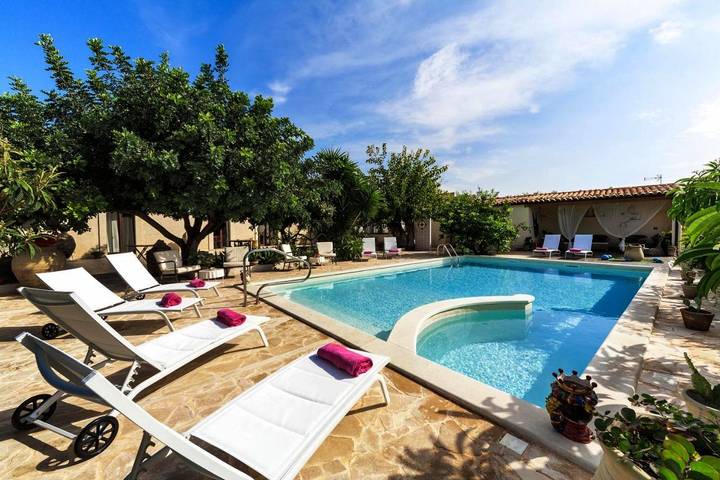 Location de vacances pour 2 personnes, avec vue et piscine ainsi que jardin et terrasse à Cava d'Aliga - 2