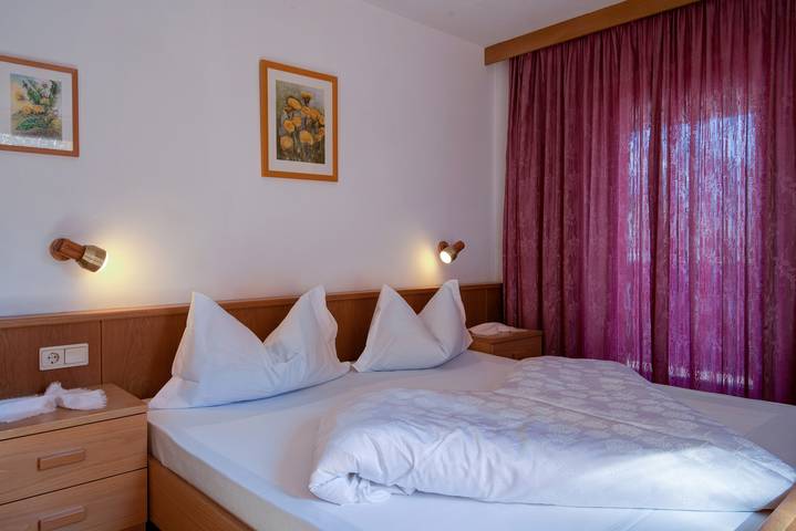 Appartement entier, Charmant appartement 6 "Zur Sonne" avec vue sur montagne et jardin in Laion, Dolomiti Superski