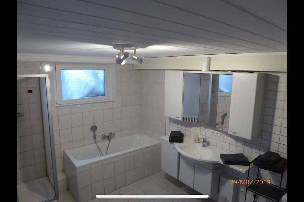 Ganze Wohnung, Ferienwohnung Charly in Flacht, Lahn-Taunus