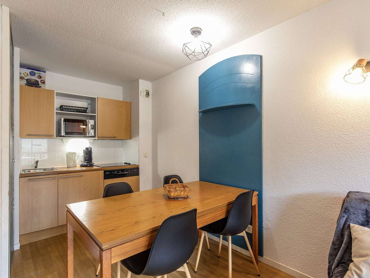 Ganze Wohnung, Charmante Wohnung: 2-Zimmer, 6 Schlafplätze, Terrasse, Parkplatz, Hallenbad, Ski-in/Ski-out in La Mongie, Bagnères-de-Bigorre