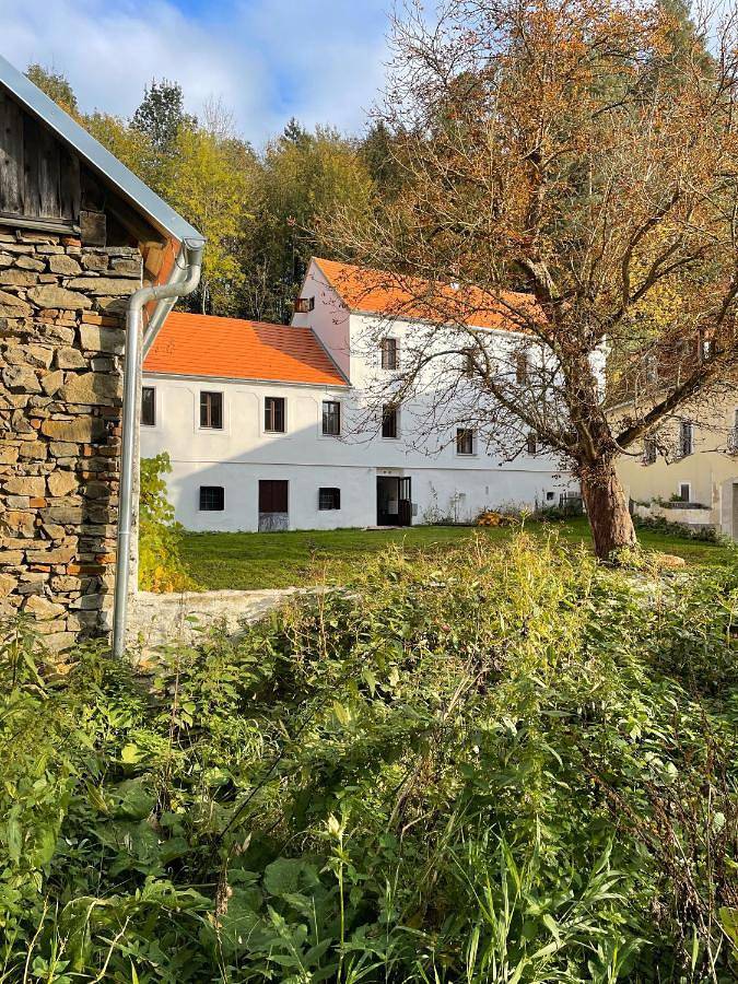 Ferienhaus für 8 Personen, mit Ausblick und Sauna sowie Garten, mit Haustier in Waldviertel