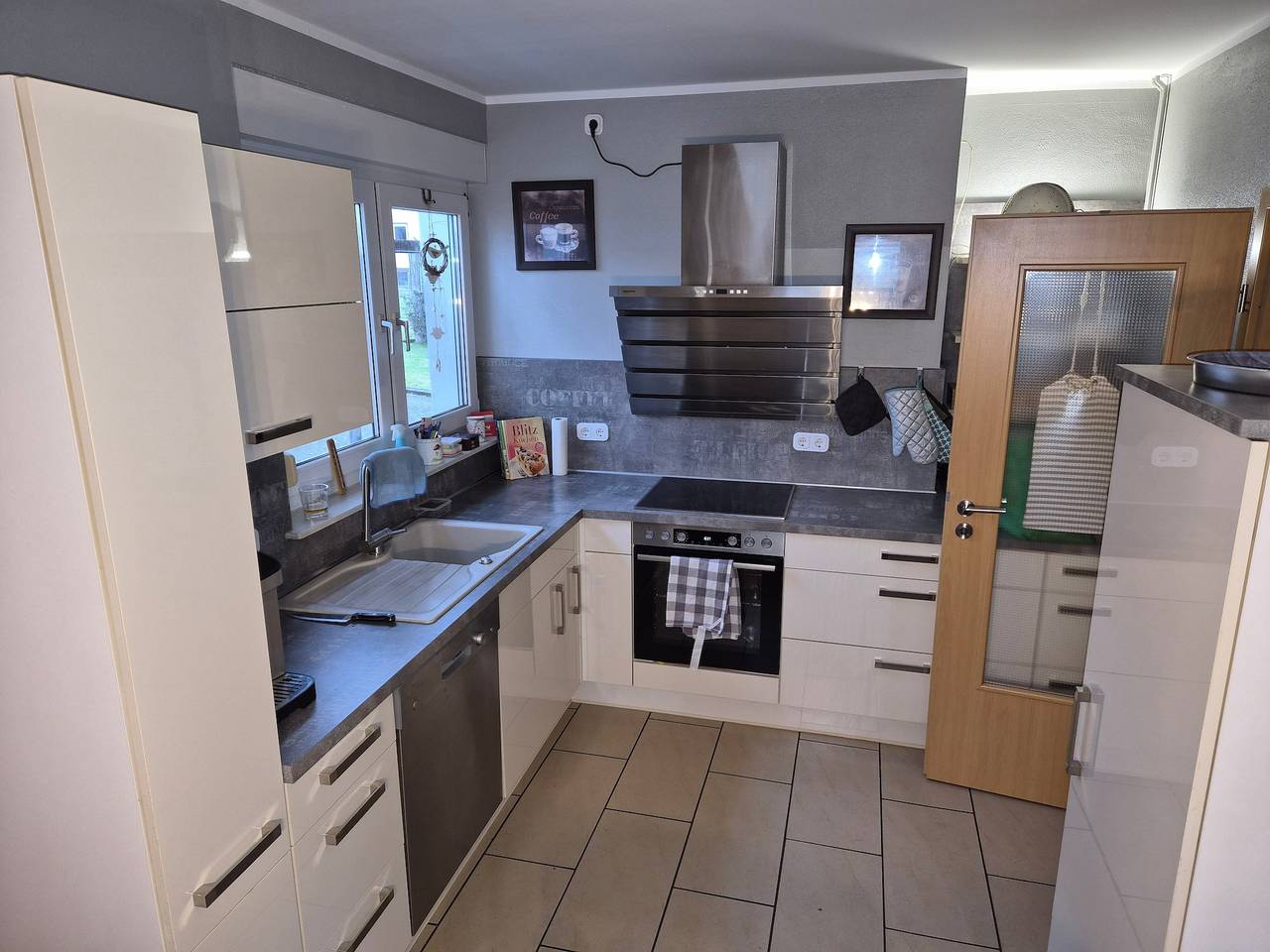 Ganze Wohnung, Schöne 3-Zimmer-Wohnung mit Balkon und Bergblick in Holenberg, Landkreis Holzminden
