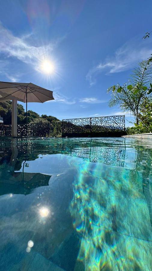 Location de vacances pour 6 personnes, avec vue ainsi que jardin et piscine à Vallecalle