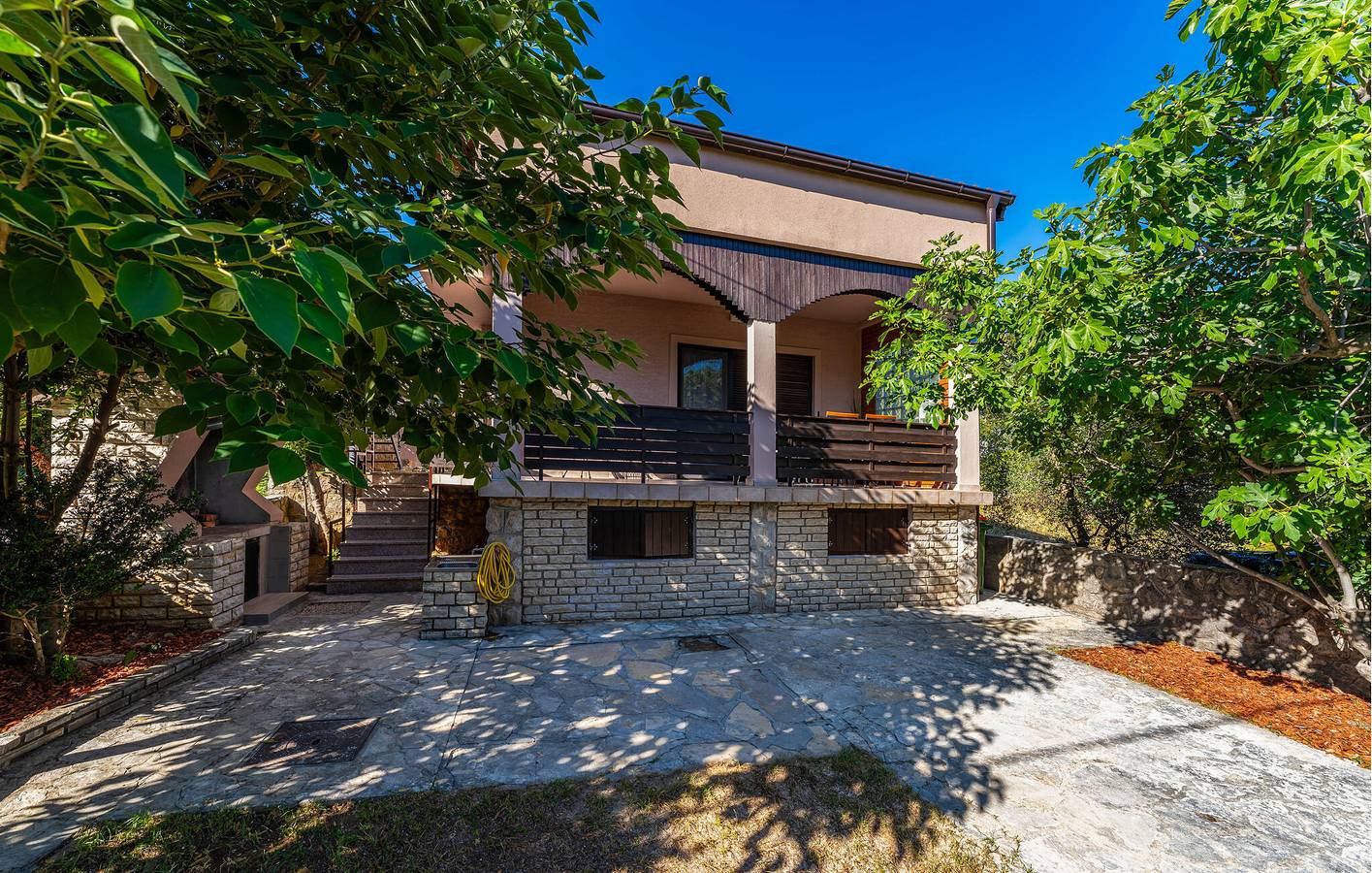 Ferienhaus für 6 Personen mit Terrasse in Starigrad Paklenica, Starigrad