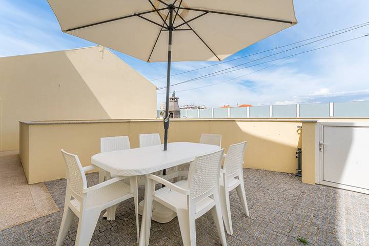 Ganze Wohnung, Ferienwohnung für 4 Personen mit Balkon in Aver-o-Mar, Amorim e Terroso, Porto Distrikt