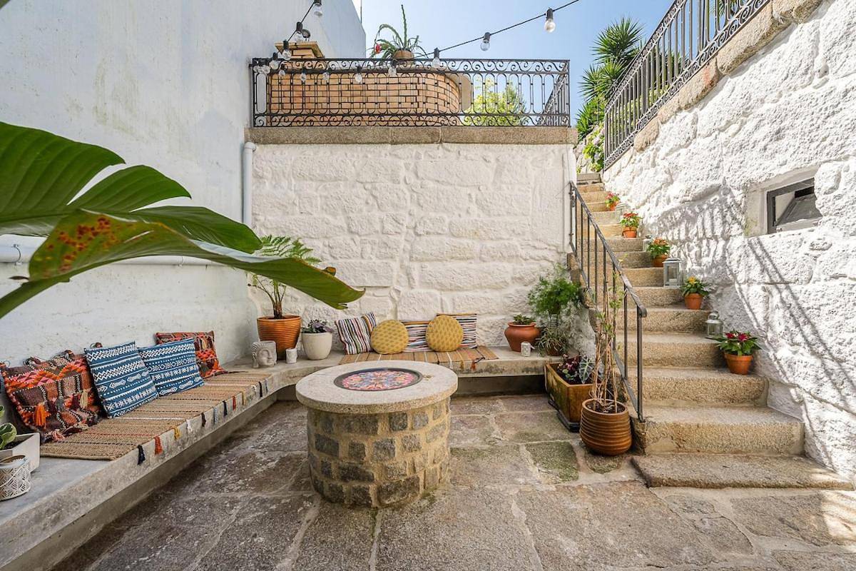 Hidden Gem near city center- garden, outdoor kitchen, sauna in Πόρτο, Porto District