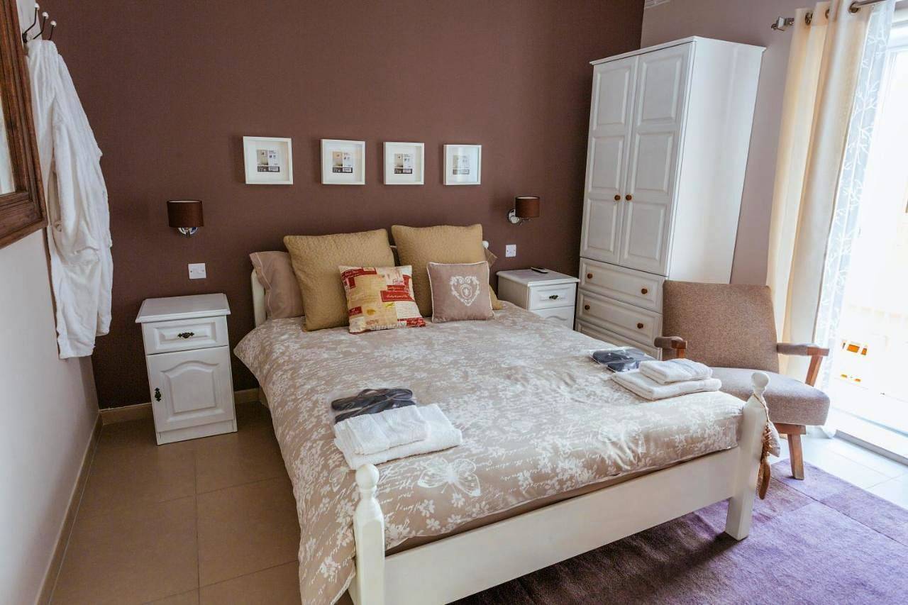 Double Room with Shared Bathroom in il-Mellieha, Mellieha