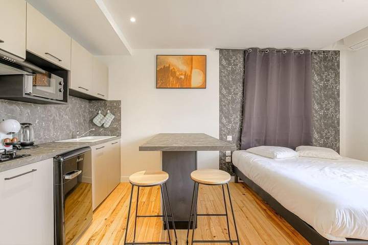 Gîte pour 2 personnes, avec terrasse à Loyettes - 3