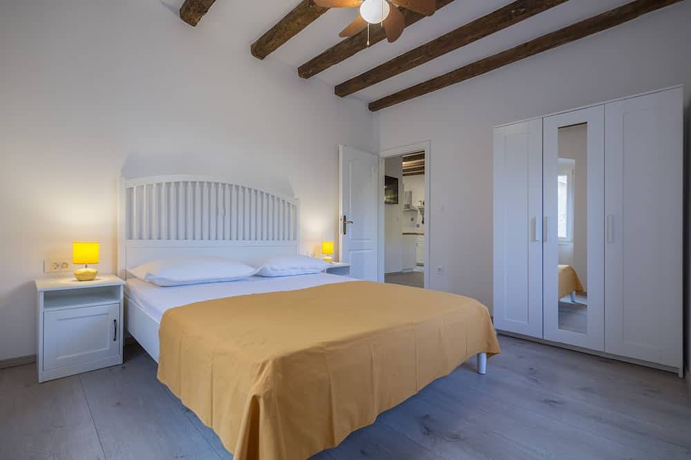 Ganze Wohnung, Apartments Bepi- Apartment Nera in Komiza, Vis