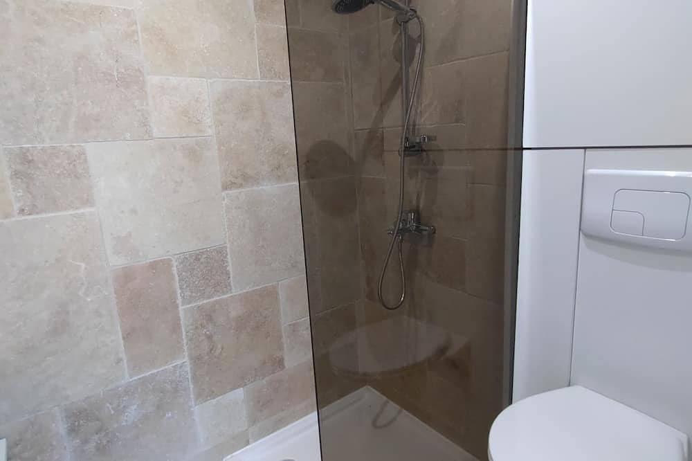 Appartement entier, Studio 3* de la Maison Bleue d'Ardèche - avec piscine et rivière, en sud-Ardèche in Saint-Mélany, Parc naturel régional des Monts d'Ardèche