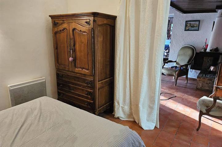 Location de vacances pour 5 personnes, avec piscine ainsi que jardin et terrasse, animaux acceptés à Entrecasteaux - 3