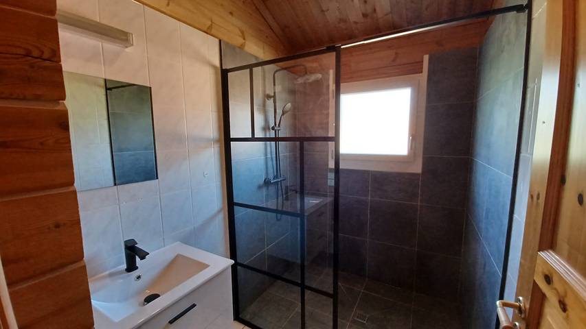 Gîte pour 6 personnes, avec piscine, adapté aux familles à Mauroux - 3
